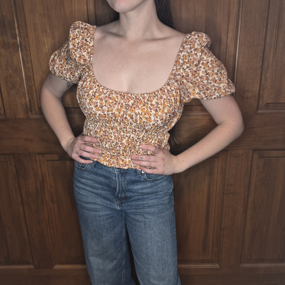 Floral Puff Sleeve Smocked Top